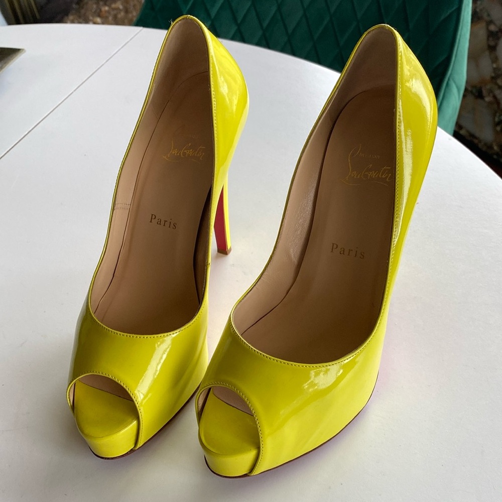 Louboutin size 8